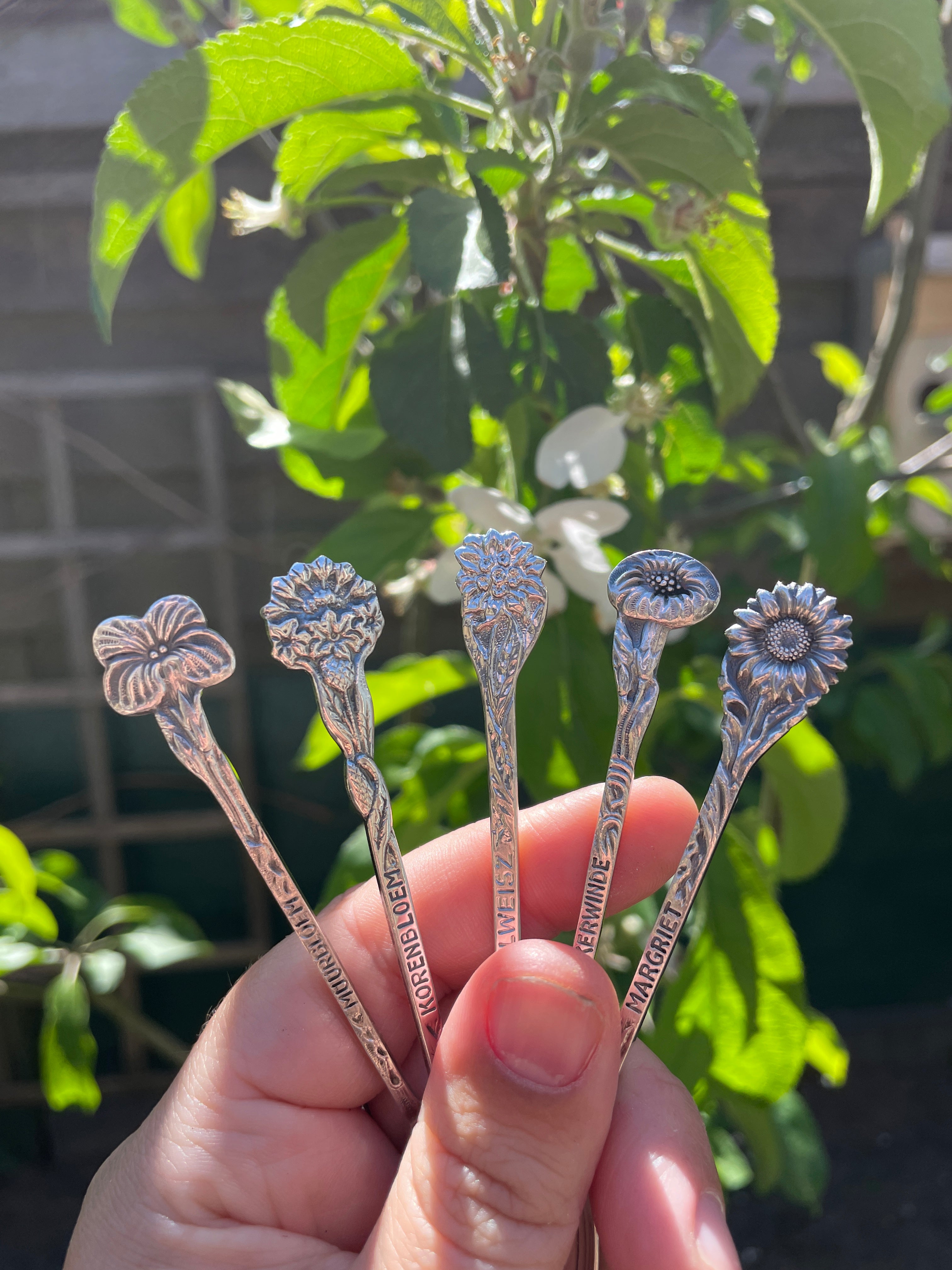 Handgemaakte verzilverde lepelring - bloem